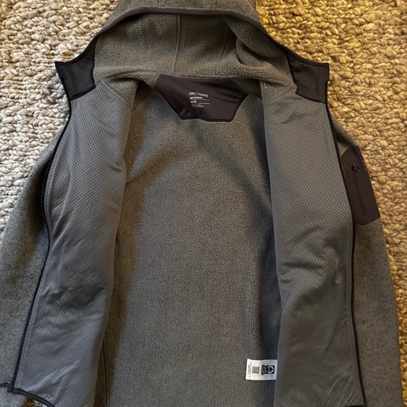 Arc'teryx Covert Hoody men's medium gray like new - Picture 3 of 3